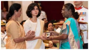 "अंशुमन सिंह की विधवा ने उनकी बहादुरी को अमर बनाया: कीर्ति चक्र पुरस्कार विजेता की यादें"